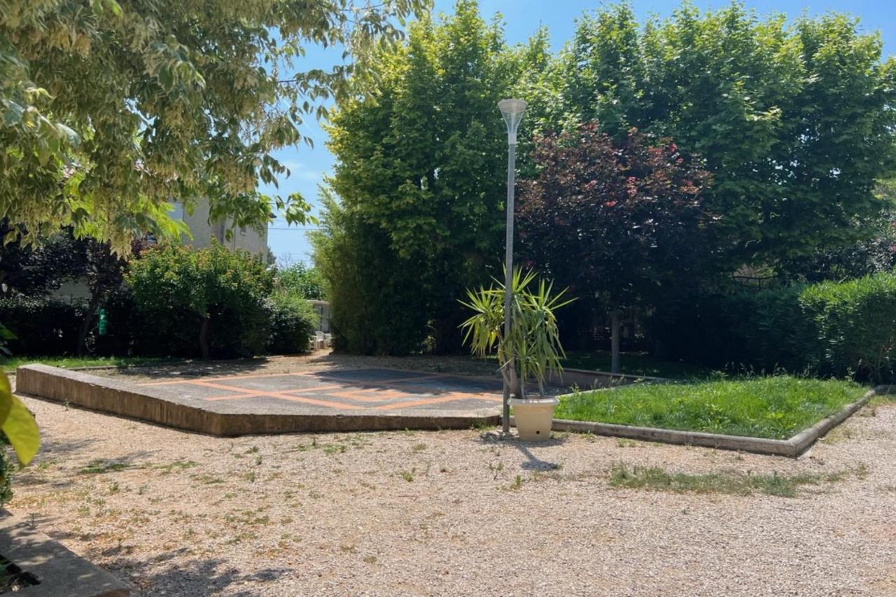 Le Tinhare - With Garden Near The Sea